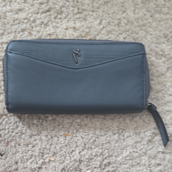 Simply Vera Vera Wang Signature Wallet Updated Zip Around Blue/Gray Wallet - Picture 1 of 6
